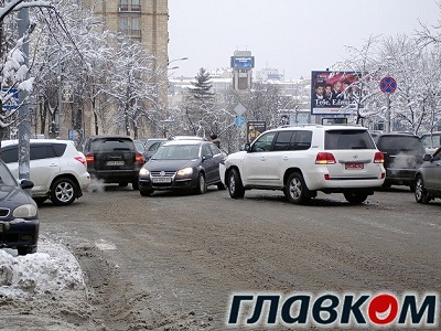 Новый Регион: СМИ: Российский политтехнолог в Киеве на Porsche протаранил Land Cruiser Тигипко (ФОТО)