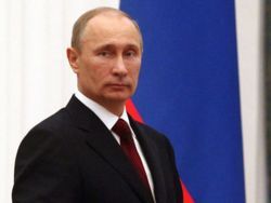 Новость на Newsland: Путин подал руку Аполлону и подарил планшетник Матвею